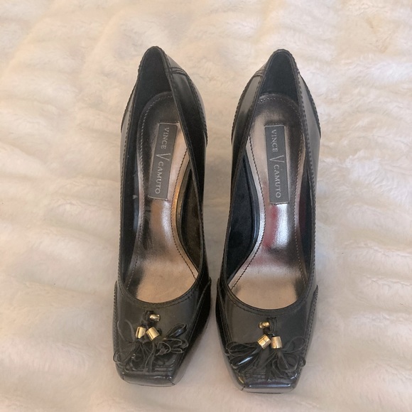 Vince Camuto Shoes - Vince Camuto black shoes size 5 1/2